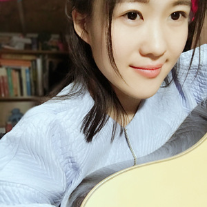 小娻孑在卧室里被躁
