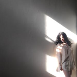 小娻孑在卧室里被躁
